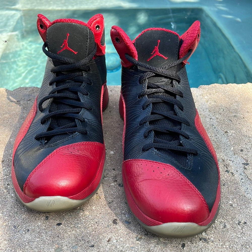 Air Jordan Women’s Sneakers Size 7.